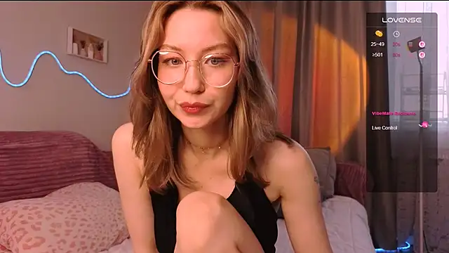 Lilo Sims online show from 09/15/25, 02:55