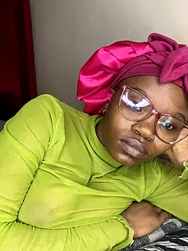 YummyMelanin117 online show from 11/17/25, 08:14