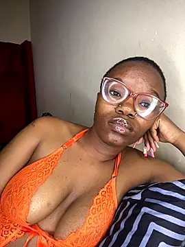 YummyMelanin117 online show from 12/02/25, 04:02