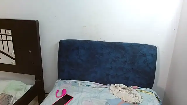 Snapshot of Allyson_Mature chatting on 10/18/25, 09:32 Allyson Mature online show from 10/18/25, 09:32