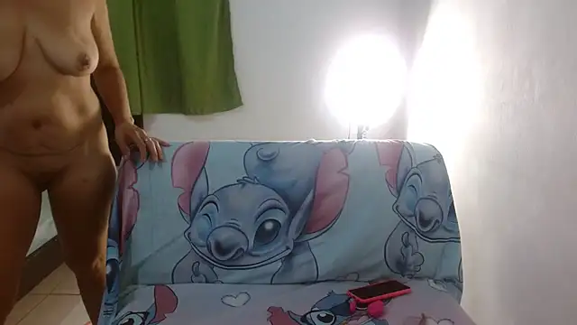 Snapshot of Allyson_Mature chatting on 11/04/25, 10:14 Allyson Mature online show from 11/04/25, 10:14