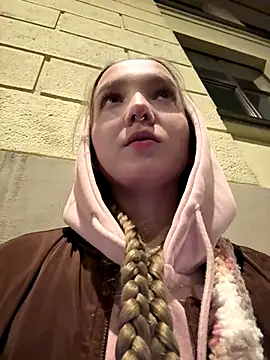 Snapshot of bambi_lu chatting on 10/18/25, 05:46 bambi lu online show from 10/18/25, 05:46