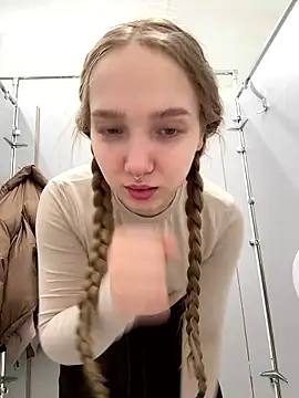 Snapshot of bambi_lu chatting on 01/08/26, 05:26 bambi lu online show from 01/08/26, 05:26