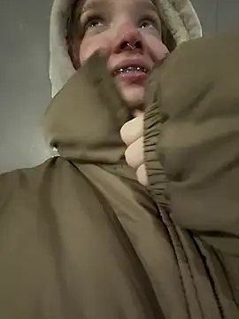 Snapshot of bambi_lu chatting on 01/13/26, 05:51 bambi lu online show from 01/13/26, 05:51