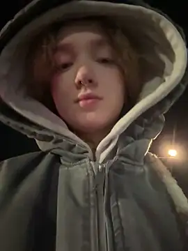 Snapshot of bambi_lu chatting on 03/06/26, 07:43 bambi lu online show from 03/06/26, 07:43