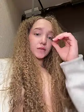 Snapshot of bambi_lu chatting on 03/08/26, 02:04 bambi lu online show from 03/08/26, 02:04