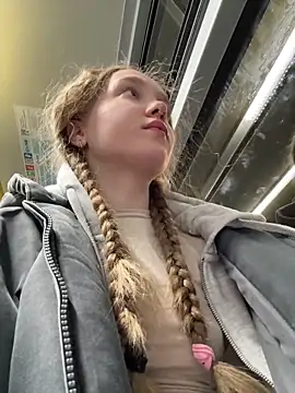 Snapshot of bambi_lu chatting on 03/18/26, 06:22 bambi lu online show from 03/18/26, 06:22