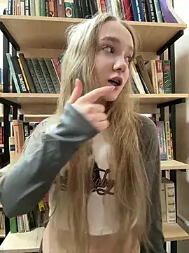 Snapshot of bambi_lu chatting on 03/23/26, 07:51 bambi lu online show from 03/23/26, 07:51