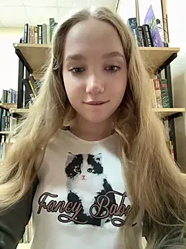 Snapshot of bambi_lu chatting on 03/24/26, 08:03 bambi lu online show from 03/24/26, 08:03