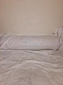 Snapshot of Mighty_Brown chatting on 12/21/25, 08:10 Mighty Brown online show from 12/21/25, 08:10