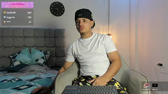 samxx muscle online show from 09/18/25, 01:46