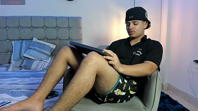 samxx muscle online show from 10/10/25, 01:43