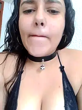 Snapshot of dulcewitch chatting on 10/18/25, 02:07 dulcewitch online show from 10/18/25, 02:07