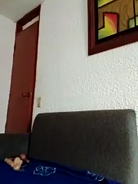 Snapshot of dulcewitch chatting on 12/18/25, 08:04 dulcewitch online show from 12/18/25, 08:04