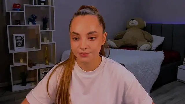 MelanieAlves online show from 11/22/25, 12:37