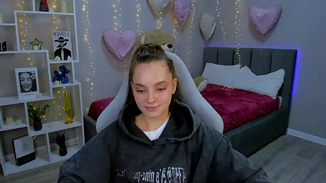 MelanieAlves online show from 03/13/26, 06:47