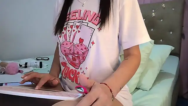 sofia8428 online show from 03/02/26, 11:44