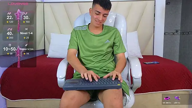 Hotboy21  online show from 11/09/25, 03:49