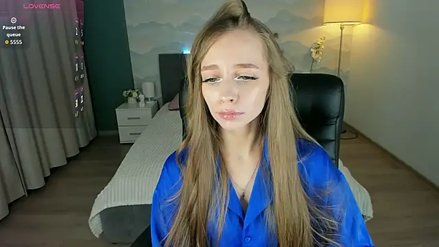 Amy Waynee online show from 09/22/25, 06:32