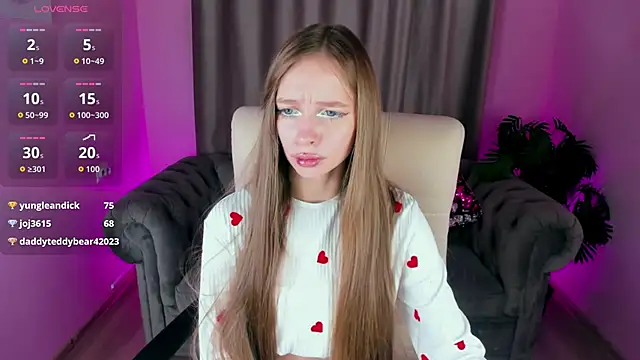 Amy Waynee online show from 11/19/25, 06:02