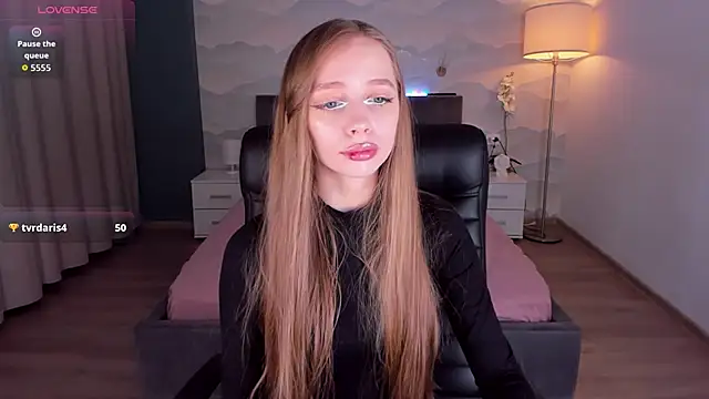 Amy Waynee online show from 11/24/25, 04:40