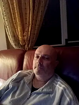 Alexis Bull online show from 12/03/25, 10:41