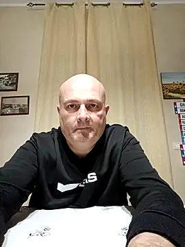 Alexis Bull online show from 12/21/25, 10:39