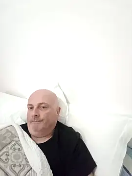 Alexis Bull online show from 02/02/26, 04:17