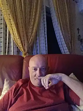 Snapshot of Alexis_Bull chatting on 07/25/26, 10:07 Alexis Bull online show from 07/25/26, 10:07