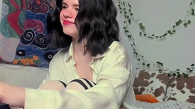 Snapshot of secret_princess chatting on 03/22/25, 10:04 secret princess online show from 03/22/25, 10:04