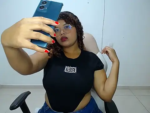 natalietits1 online show from 12/18/25, 04:29