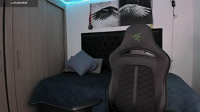 santi aesthetic online show from 09/23/25, 03:42