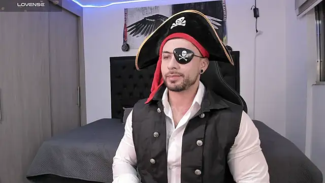 santi aesthetic online show from 10/31/25, 02:23