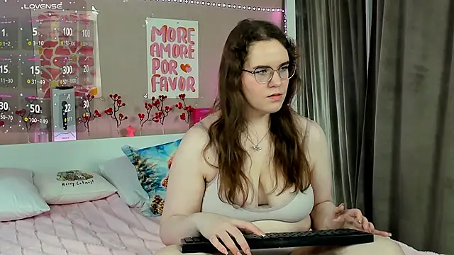 Snapshot of Kristy_na chatting on 02/06/26, 02:05 Kristy na online show from 02/06/26, 02:05