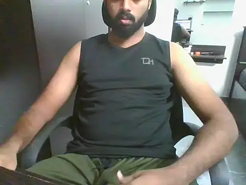 lovelyakash69 online show from 12/16/25, 04:28