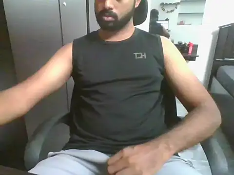 lovelyakash69 online show from 04/02/26, 08:34