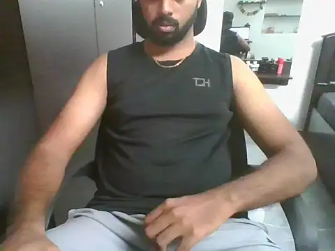 lovelyakash69 online show from 04/04/26, 07:50