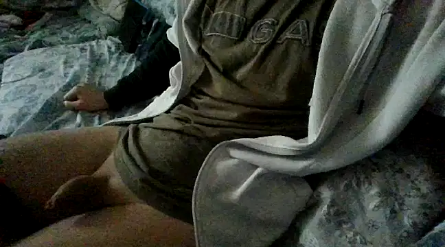 Snapshot of tipetto06 chatting on 03/21/25, 10:39 tipetto06 online show from 03/21/25, 10:39