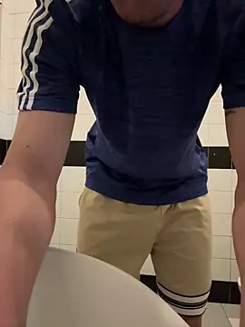 Snapshot of tipetto06 chatting on 09/11/25, 03:56 tipetto06 online show from 09/11/25, 03:56