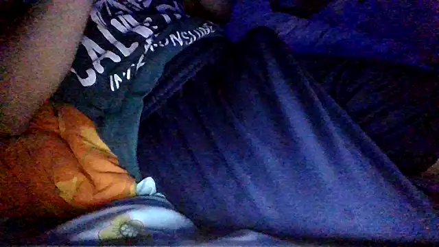 Snapshot of tipetto06 chatting on 09/15/25, 08:42 tipetto06 online show from 09/15/25, 08:42