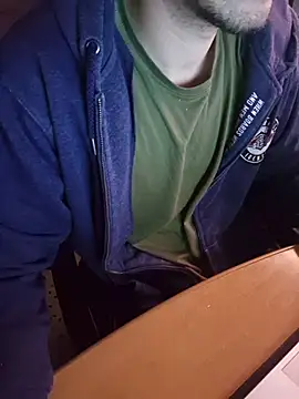 Snapshot of tipetto06 chatting on 11/05/25, 08:03 tipetto06 online show from 11/05/25, 08:03