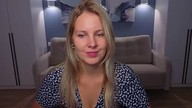 MelanieBennett online show from 07/19/26, 08:51