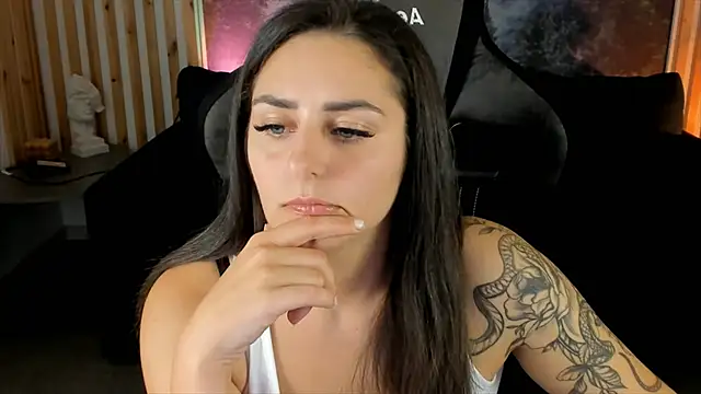 ValeriiMills online show from 09/19/25, 02:40