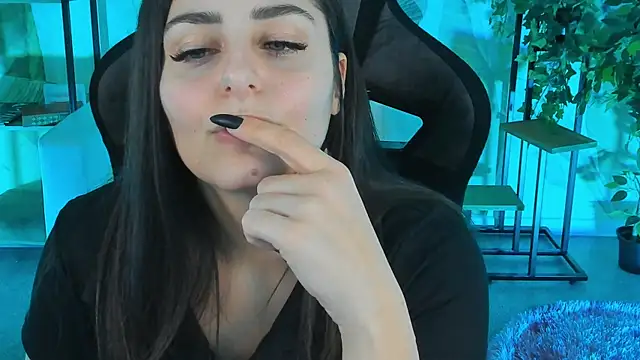 ValeriiMills online show from 12/16/25, 02:33