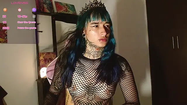 Snapshot of SharaRoss1 chatting on 09/15/25, 09:15 SharaRoss1 online show from 09/15/25, 09:15