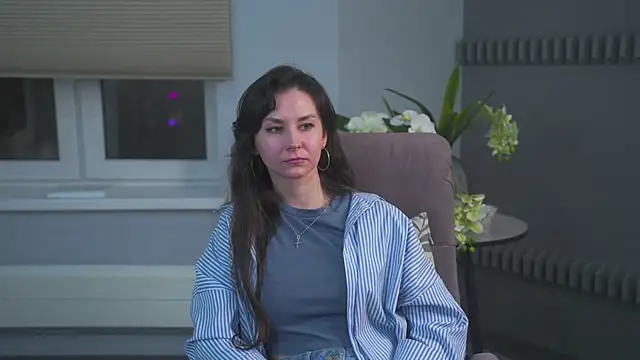 PortiaFlitton online show from 03/22/25, 04:37