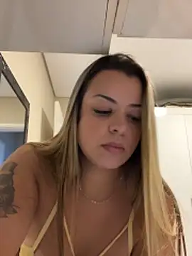 Snapshot of Patyyyy chatting on 04/14/26, 10:43 Patyyyy online show from 04/14/26, 10:43