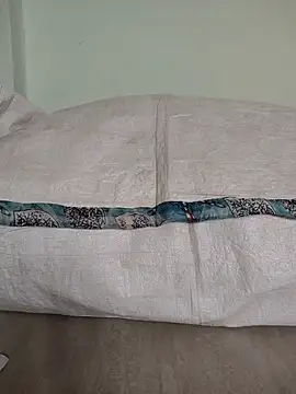 Desi Bhabi 01 online show from 10/16/25, 03:40