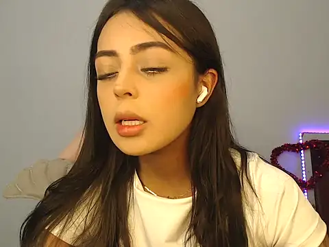 Snapshot of Sweetcandy18_Little chatting on 09/28/25, 12:27 Sweetcandy18 Little online show from 09/28/25, 12:27