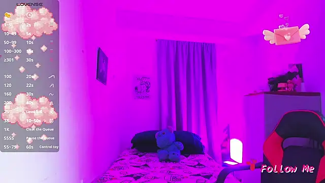 Snapshot of SkylerBennet chatting on 11/24/25, 03:28 SkylerBennet online show from 11/24/25, 03:28